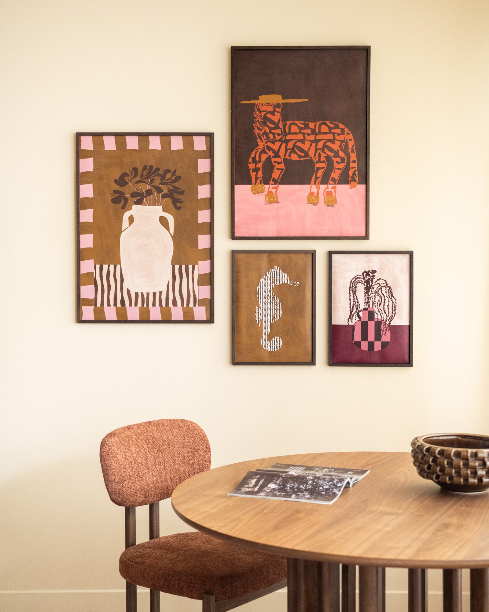 Saddle Squares Blush + Dark Wood Lijst